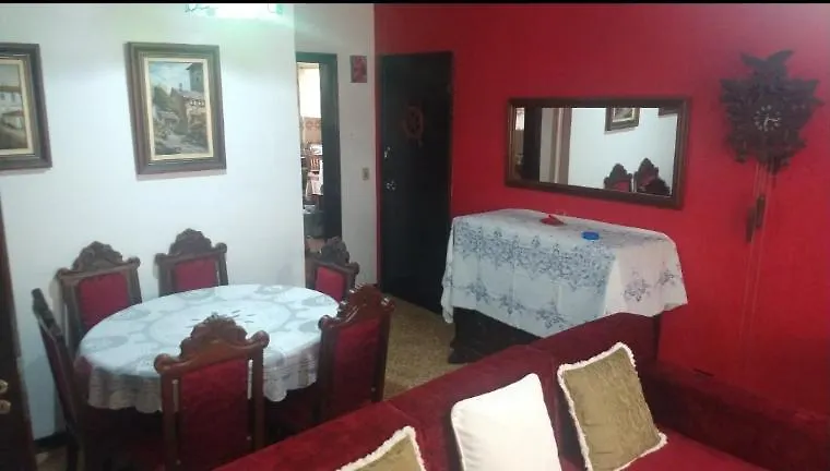 Apartamento Guarujá enseada 2 dormitórios pé na areia-1