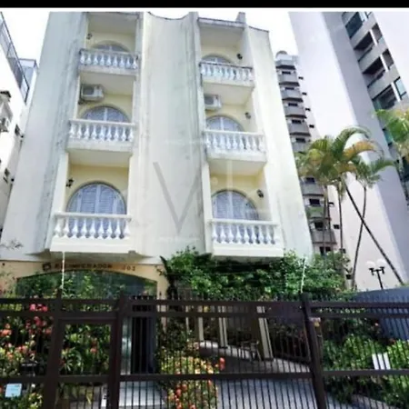 Apartamento Guarujá enseada 2 dormitórios pé na areia-2
